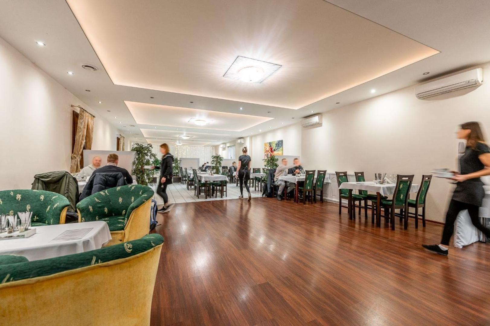 Hotel Zlate コシツェ エクステリア 写真